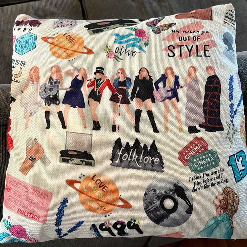 Taylor Swift pillow  EUC
